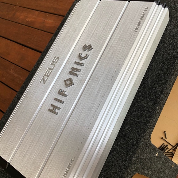 2000 watt hifonics Zeus amp - Picture 1 of 1